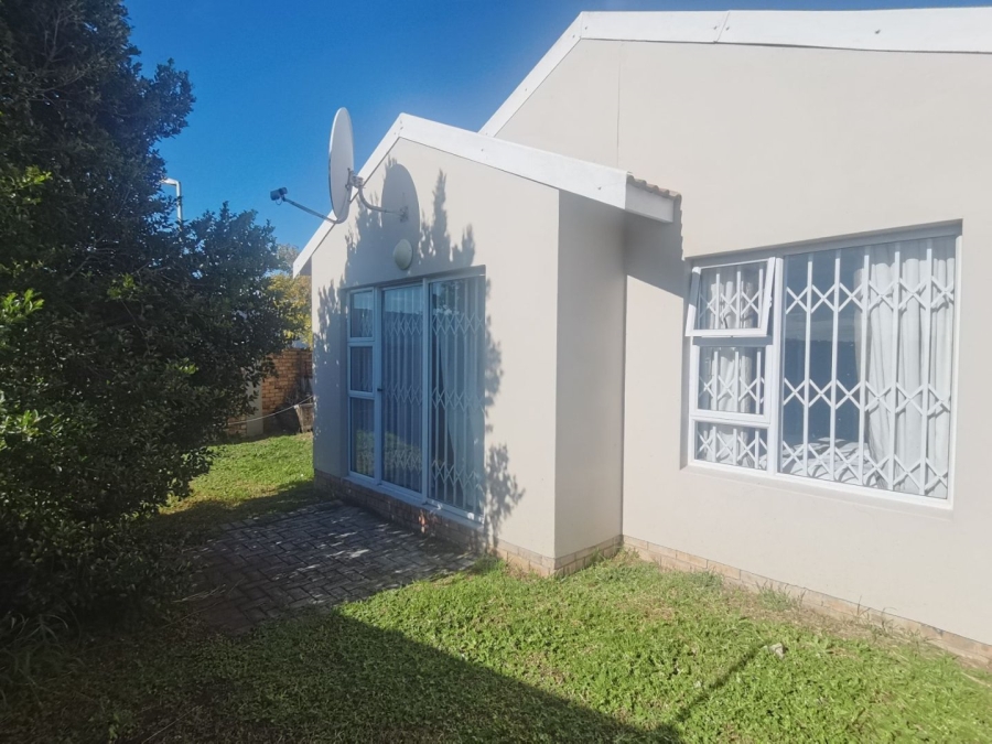 2 Bedroom Property for Sale in Fairview Eastern Cape